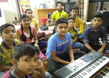 Naad-swaram-school-of-music-classes-Guitar-classes-Rajeev-nagar-ujjain-Madhya-pradesh-2