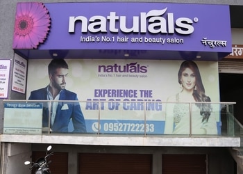Naturals-salon-Beauty-parlour-Shahupuri-kolhapur-Maharashtra-1