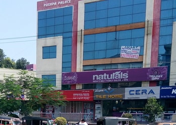 Naturals-salon-spa-Beauty-parlour-Dwaraka-nagar-vizag-Andhra-pradesh-1