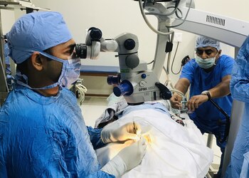 Neyani-eye-hospital-Lasik-surgeon-Gandhidham-Gujarat-3