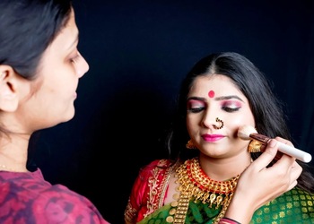 Nikita-bandgar-makeup-hair-studio-Makeup-artist-Kurduwadi-solapur-Maharashtra-2