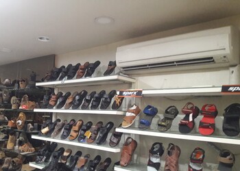 Nilesh-foot-wear-Shoe-store-Jalgaon-Maharashtra-3