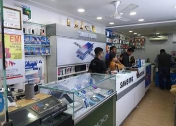 Om-connecting-Mobile-stores-Pradhan-nagar-siliguri-West-bengal-2
