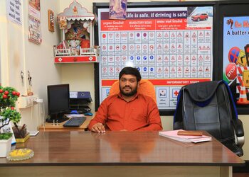Om-motor-driving-school-Driving-schools-Ahmedabad-Gujarat-2