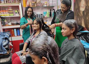 On-look-professional-beauty-salon-Beauty-parlour-Naihati-West-bengal-2