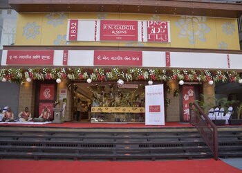 P-n-gadgil-and-sons-ltd-Jewellery-shops-Akota-vadodara-Gujarat-1