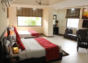 Palm-tree-hotel-restaurant-3-star-hotels-Aligarh-Uttar-pradesh-3