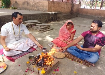 Pandit-om-prakash-astrologer-Palmists-Freeganj-ujjain-Madhya-pradesh-2