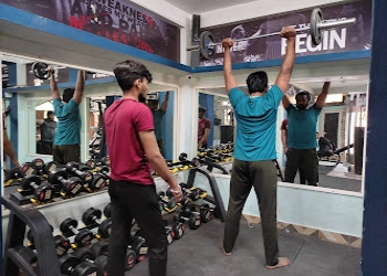 Paramount-fitness-studio-Gym-Dewas-Madhya-pradesh-1