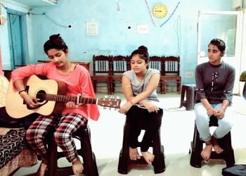 Parashar-music-classes-Guitar-classes-Thatipur-gwalior-Madhya-pradesh-3