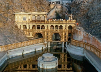 Pinkcity-private-day-tour-Travel-agents-Jhotwara-jaipur-Rajasthan-1