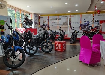 Pioneer-one-honda-Motorcycle-dealers-Noida-city-center-noida-Uttar-pradesh-2