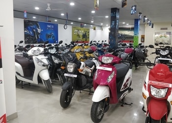 Pioneer-one-honda-Motorcycle-dealers-Noida-city-center-noida-Uttar-pradesh-3