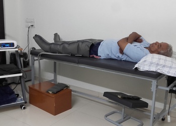 Pooja-physiotherapy-centre-Physiotherapists-Gandhinagar-Gujarat-3