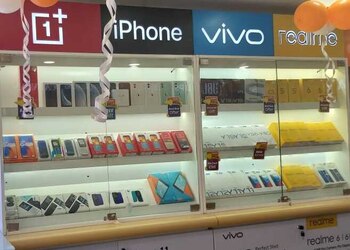 Poojara-telecom-Mobile-stores-Gandhinagar-Gujarat-3