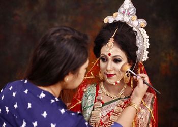 Pretty-women-Beauty-parlour-Balurghat-West-bengal-2