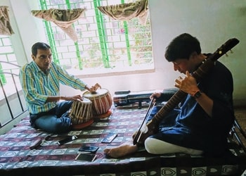 Professional-scientific-tabla-trainer-and-accompanist-Music-schools-Barasat-kolkata-West-bengal-1