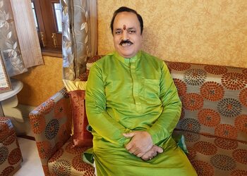 Pt-dr-rajesh-sharma-Palmists-Jaipur-Rajasthan-3