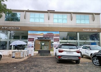 Punjab-hyundai-Car-dealer-Gandhinagar-Gujarat-1