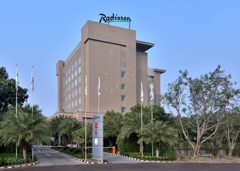 Radisson-5-star-hotels-Noida-Uttar-pradesh-1