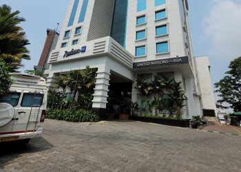 Radisson-blu-5-star-hotels-Kochi-Kerala-1