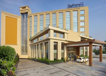 Radisson-blu-hotel-4-star-hotels-Jammu-Jammu-and-kashmir-1