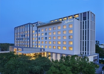 Radisson-hotel-5-star-hotels-Agra-Uttar-pradesh-1