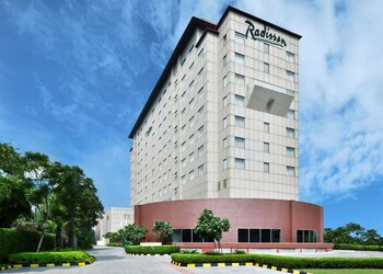 Radisson-hotel-5-star-hotels-Gurugram-Haryana-1