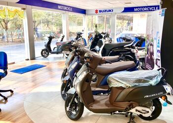 Raizing-suzuki-Motorcycle-dealers-Geeta-bhawan-indore-Madhya-pradesh-2