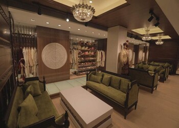 Raj-cloth-stores-exclusive-Clothing-stores-Aurangabad-Maharashtra-3