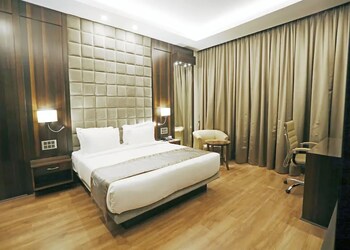 Ramada-by-wyndham-3-star-hotels-Jamshedpur-Jharkhand-2