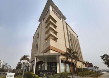 Ramada-by-wyndham-4-star-hotels-Gurugram-Haryana-1