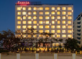 Ramada-by-wyndham-5-star-hotels-Jaipur-Rajasthan-1