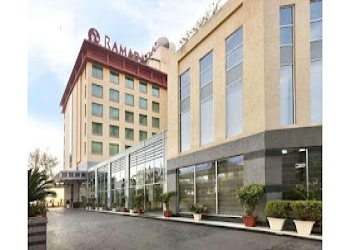 Ramada-by-wyndham-5-star-hotels-Jaipur-Rajasthan-1