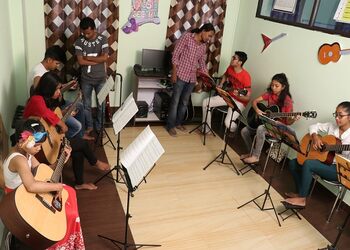 Ranchi-school-of-music-Guitar-classes-Vikas-nagar-ranchi-Jharkhand-2
