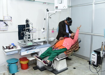 Rathi-eye-hospital-Eye-specialist-ophthalmologists-Rohtak-Haryana-3