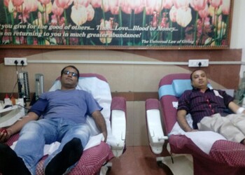 Red-cross-blood-service-24-hour-blood-banks-Ahmedabad-Gujarat-2