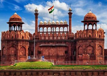 Red-fort-Tourist-attractions-New-delhi-Delhi-1