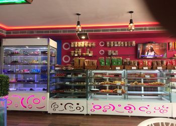 Red-velvet-Cake-shops-Vizag-Andhra-pradesh-3