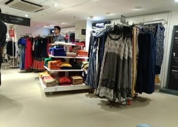 Reliance-trends-Clothing-stores-Midnapore-West-bengal-2