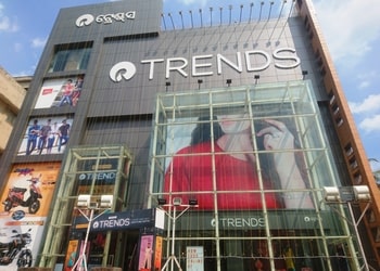 Reliance-trends-Clothing-stores-Vani-vihar-bhubaneswar-Odisha-1