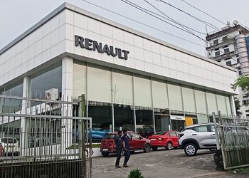 Renault-kochi-Car-dealer-Palarivattom-kochi-Kerala-1