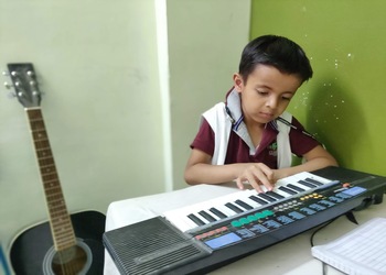 Rj-music-classes-Guitar-classes-Mp-nagar-bhopal-Madhya-pradesh-3