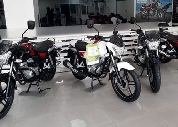 Rm-bajaj-Motorcycle-dealers-Basanti-colony-rourkela-Odisha-2