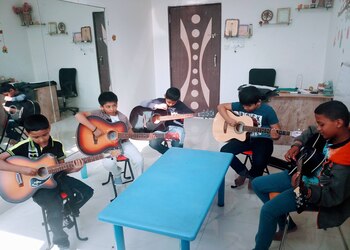 Rohans-guitar-classes-Guitar-classes-Pune-Maharashtra-2