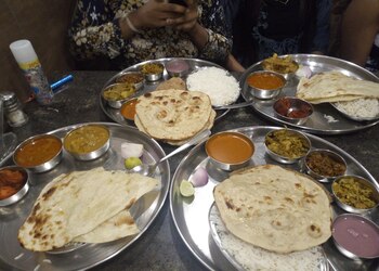 Ronaldos-family-restaurant-Family-restaurants-Dadar-mumbai-Maharashtra-3