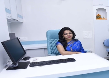 Roots-skin-clinic-Dermatologist-doctors-Chembur-mumbai-Maharashtra-1