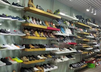 Roshan-shoes-Shoe-store-Kolhapur-Maharashtra-2