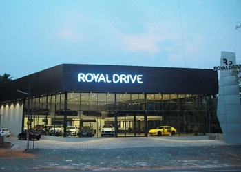 Royal-drive-Used-car-dealers-Palayam-kozhikode-Kerala-1