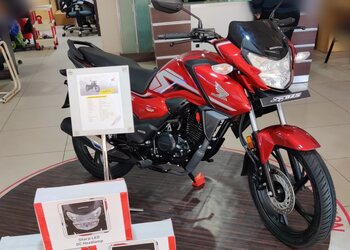 Royal-motors-Motorcycle-dealers-Gandhinagar-Gujarat-3